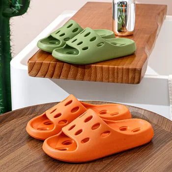 Женские тапочки 2023 г. Летняя женская обувь большого размера, нейтральные тапочки для ванной комнаты, домашняя противоскользящая повседневная обувь, однотонные пантуфли